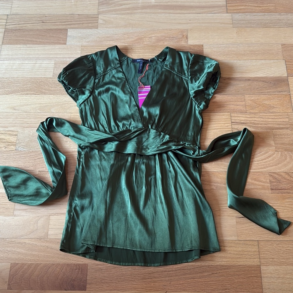 BCBGMaxAzria Forest Green Silk Blouse📍FIRM📍 - Picture 7 of 16